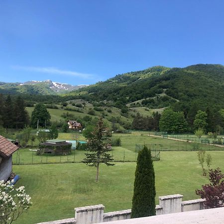 Hotel Bucaneve Пескассероли Экстерьер фото