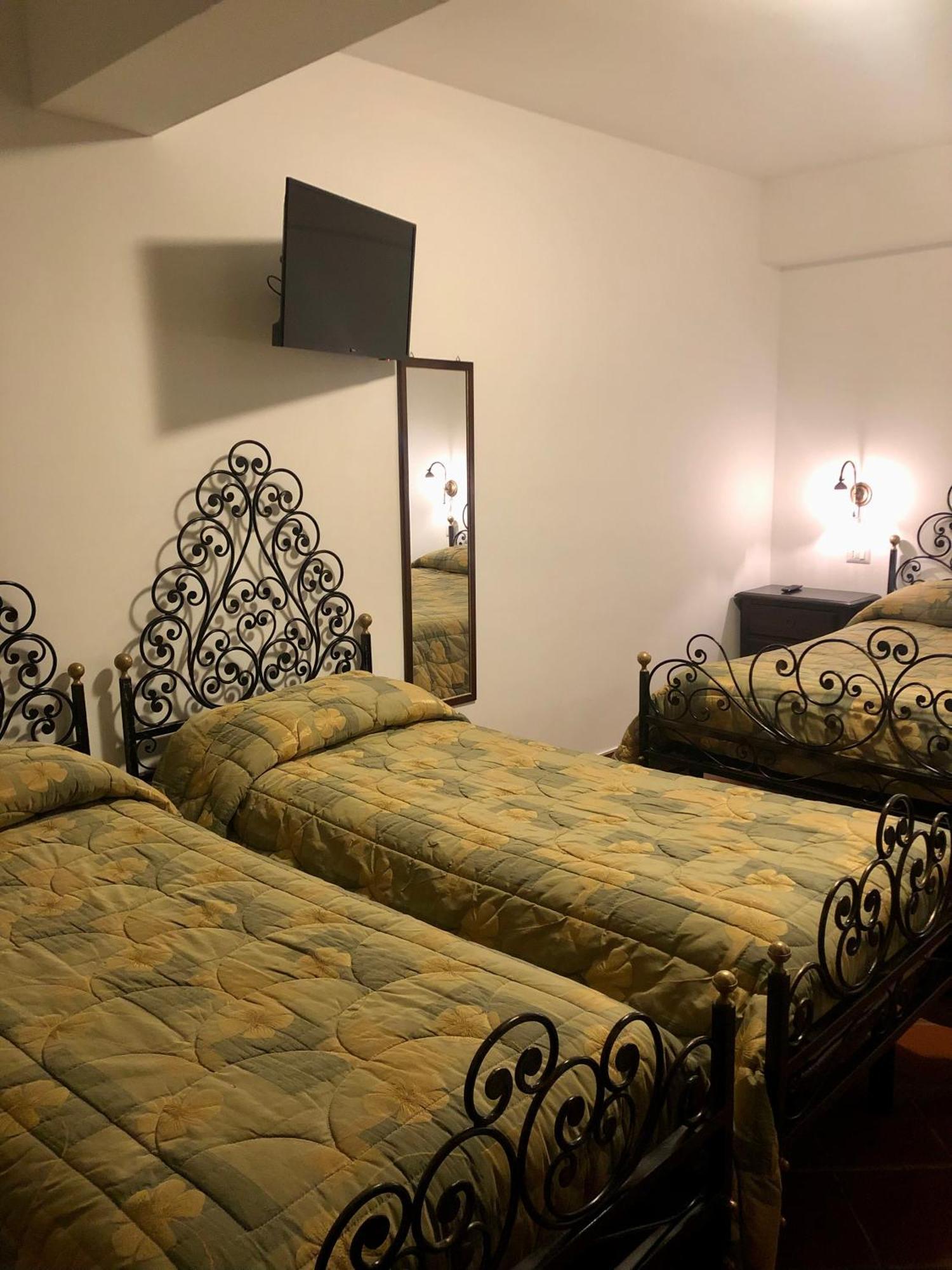 Hotel Bucaneve Пескассероли Экстерьер фото
