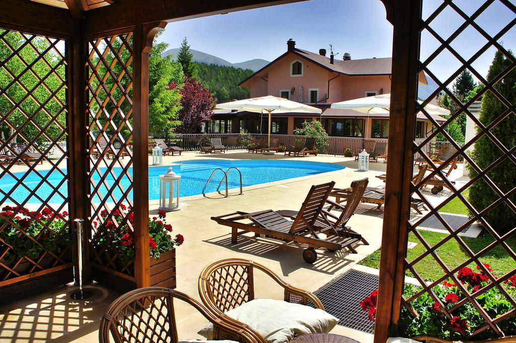 Hotel Bucaneve Пескассероли Экстерьер фото